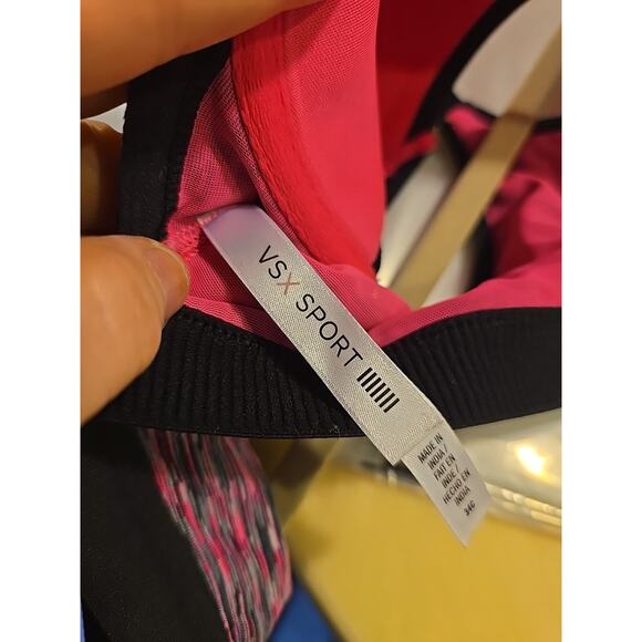 Victoria's Secret VSX Knockout Pink Front Closure Racerback Sports Bra Size 34C - Picture 4 of 6